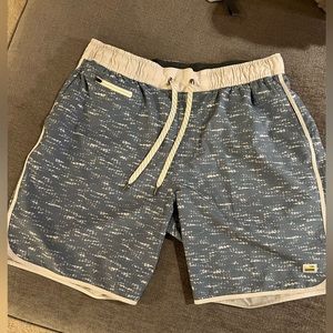 Vuori Shorts